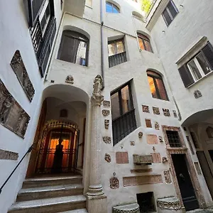 Center, Luxury & History In Via Monserrato Apartment Rome